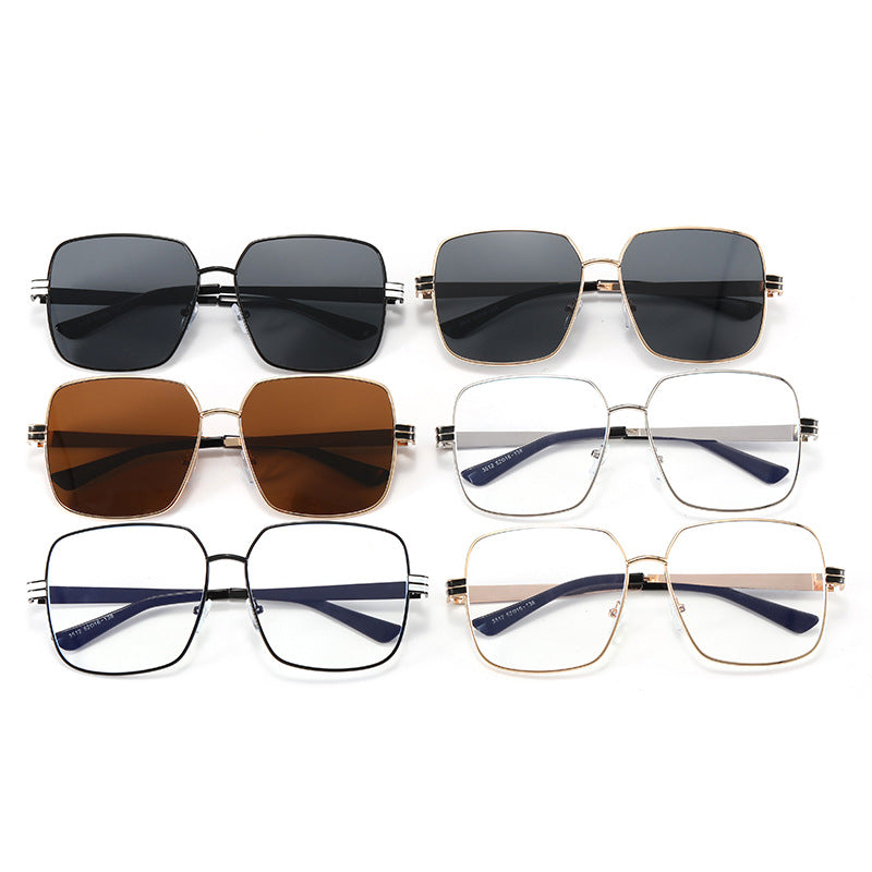 Dame moteriktig firkantet brille med filigran metallramme Luvikno