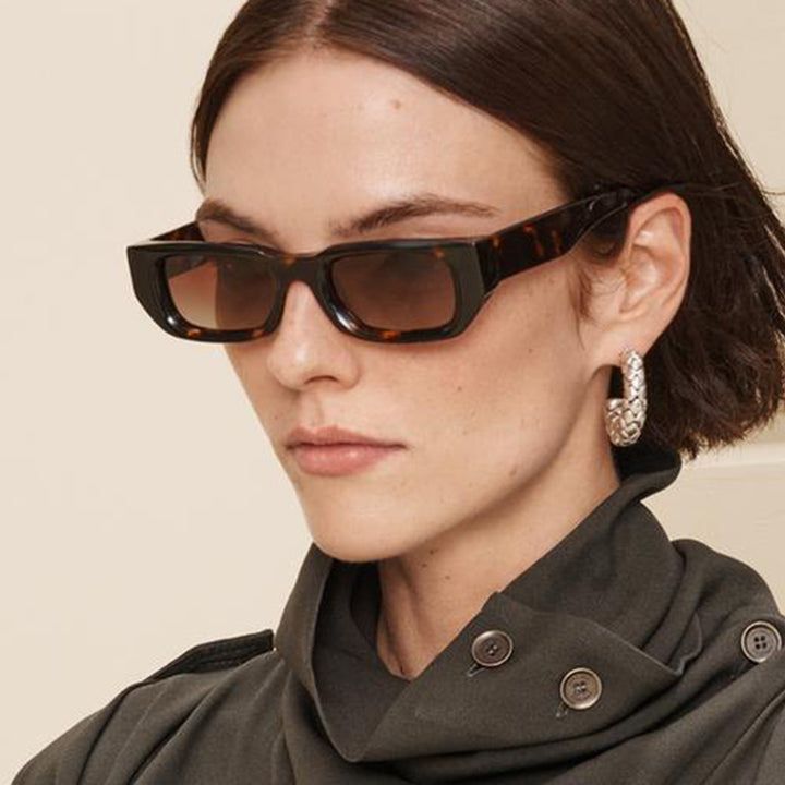 Dame trendy solbriller med innovativ, transparent ramme og polarisert glass Luvikno