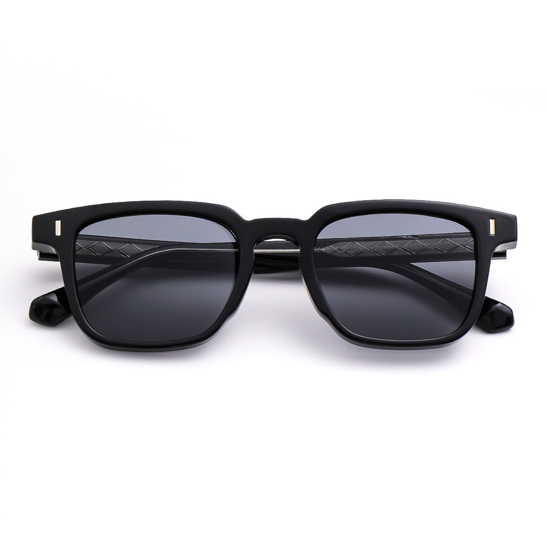 Dame solbrille i moderne statementstil med forsterket ramme Luvikno
