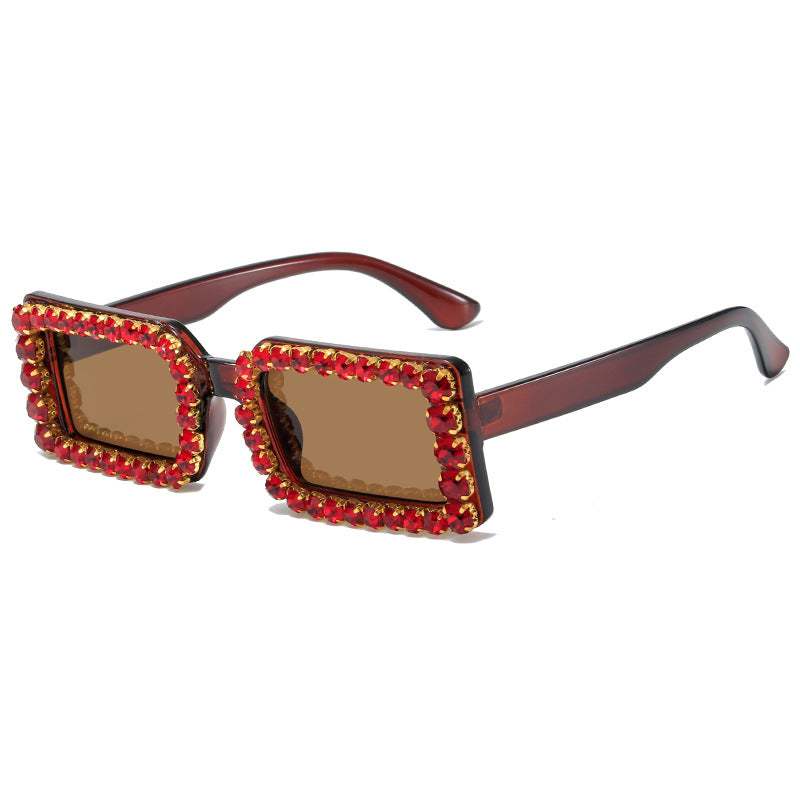 Dame moteriktig solbrille med glitrende rammedekorasjon Luvikno