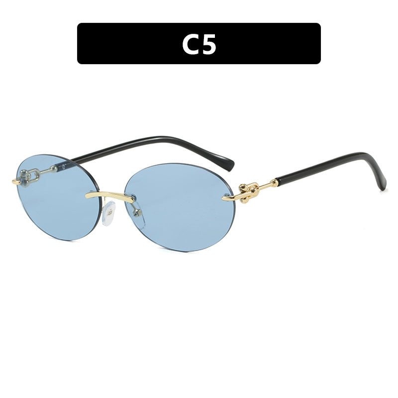 Dame oval solbrille med luksuriøs metallramme og speilbelagte glass Luvikno