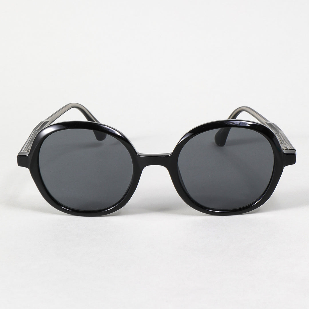 Dame moteriktig solbrille med robust og stilige rammer Luvikno