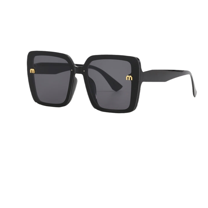 Dame kvadratisk solbrille med elegant ramme Luvikno