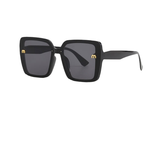 Dame kvadratisk solbrille med elegant ramme Luvikno