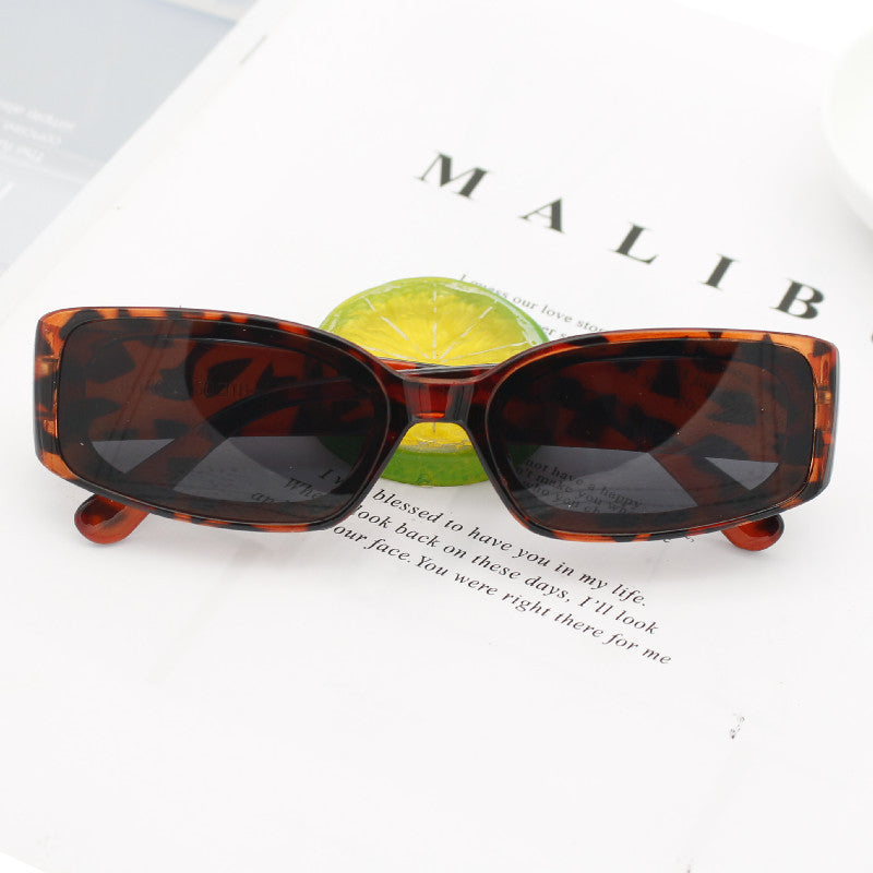Damer eksklusiv oversized solbrille i moderne design Luvikno
