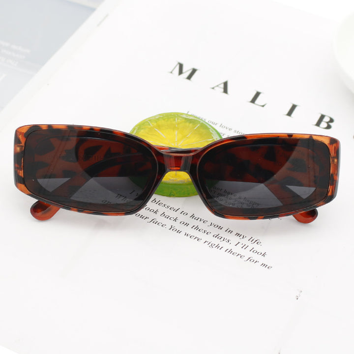 Damer eksklusiv oversized solbrille i moderne design Luvikno