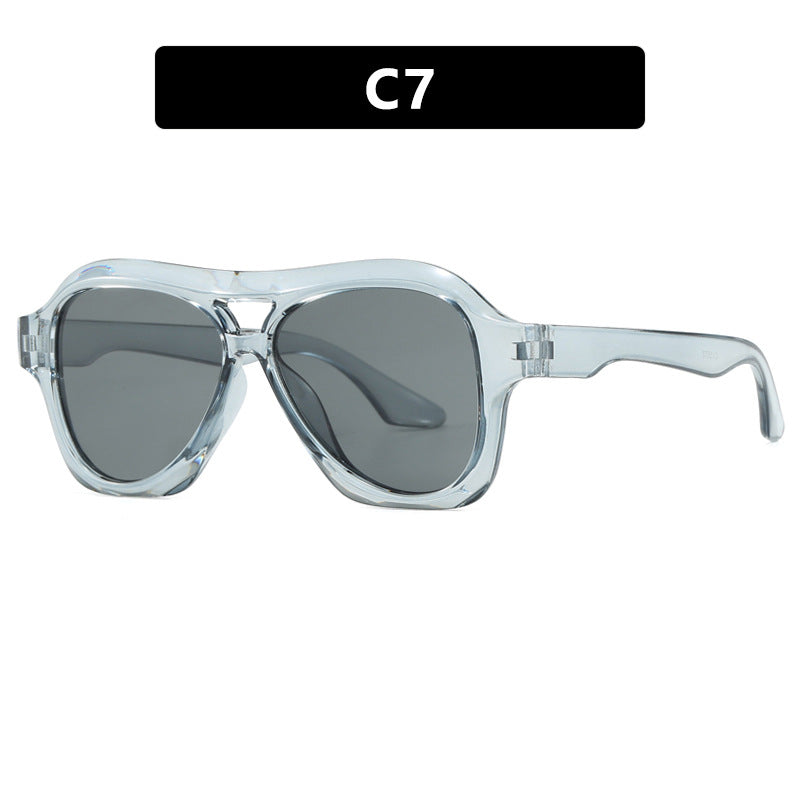 Dame moterik solbrille i innovativ design med bred ramme Luvikno