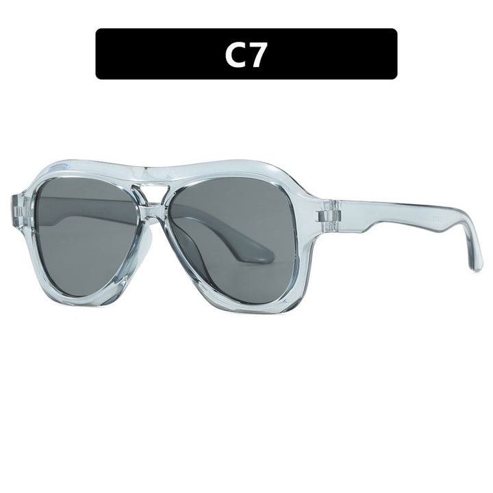 Dame moterik solbrille i innovativ design med bred ramme Luvikno