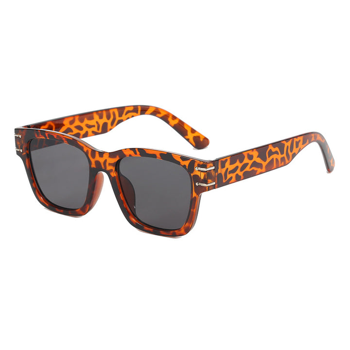 Dame moteriktig oversized solbrille med holdbar plastinnfatning Luvikno
