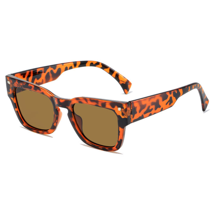 Dame moteriktig solbrille i trendy kvadratisk design Luvikno