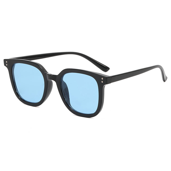Dame kvadratisk designerbrille med tykk ramme og elegant profil Luvikno