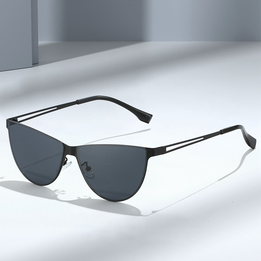 Damer Modische Cat-Eye solbriller med elegant metallramme Luvikno