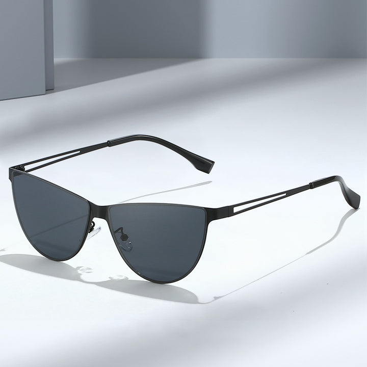 Damer Modische Cat-Eye solbriller med elegant metallramme Luvikno