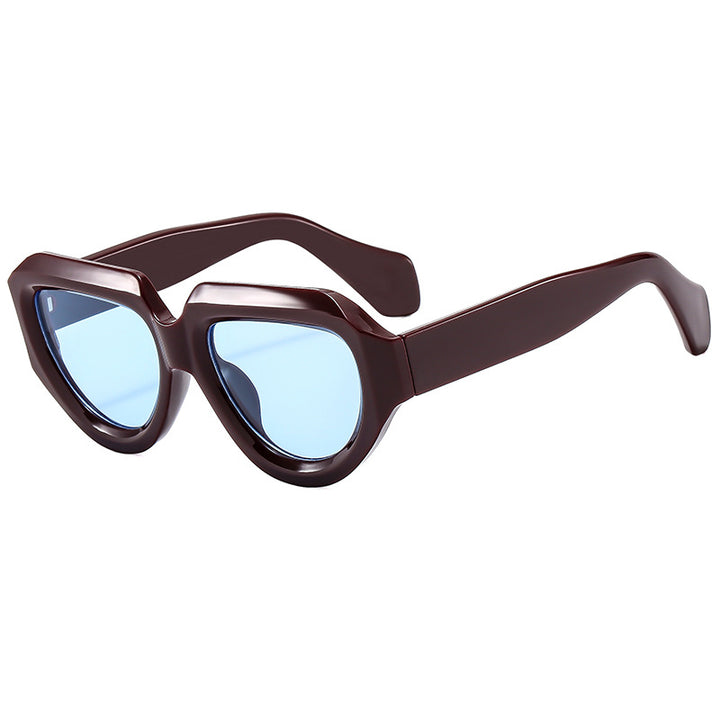 Dame cat-eye solbrille med moderne gjennomsiktig ramme og UV-beskyttelse Luvikno
