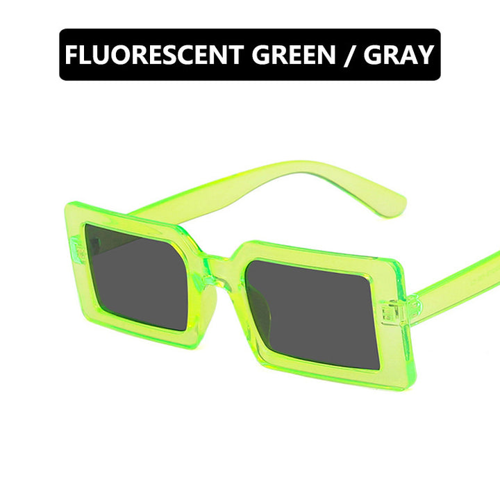 Dame kvadratisk solbrille med moderne, bred ramme og beskyttende UV-filter Luvikno