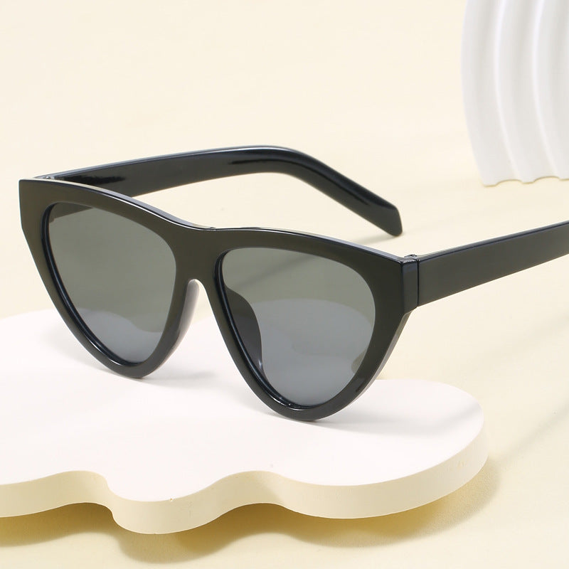 Dame futuristisk Cat-Eye solbrille med høykvalitets plastikkramme Luvikno