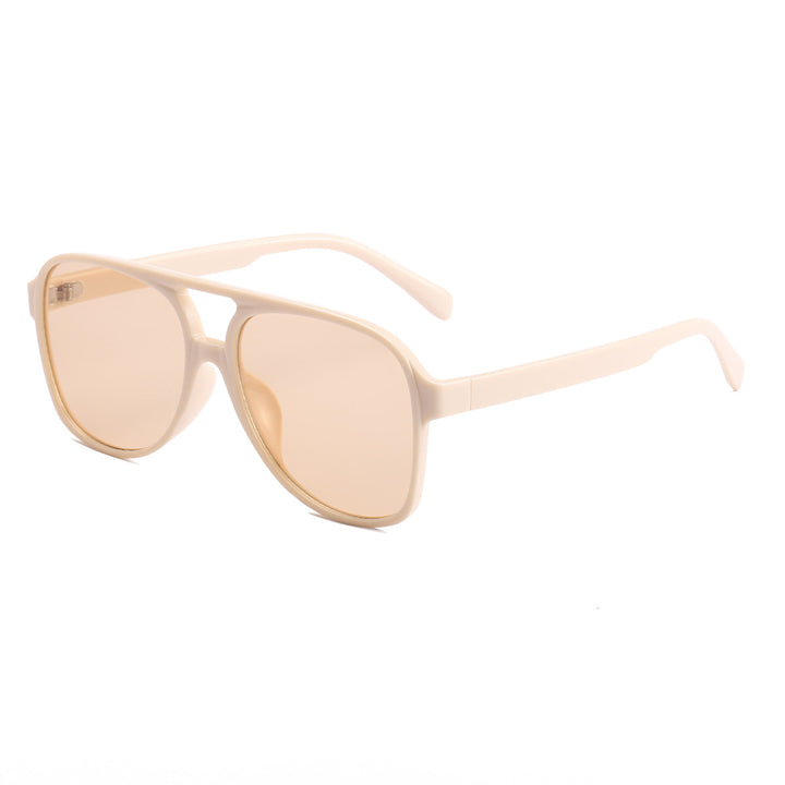 Dame moteriktig kvadratisk solbrille med bred ramme Luvikno
