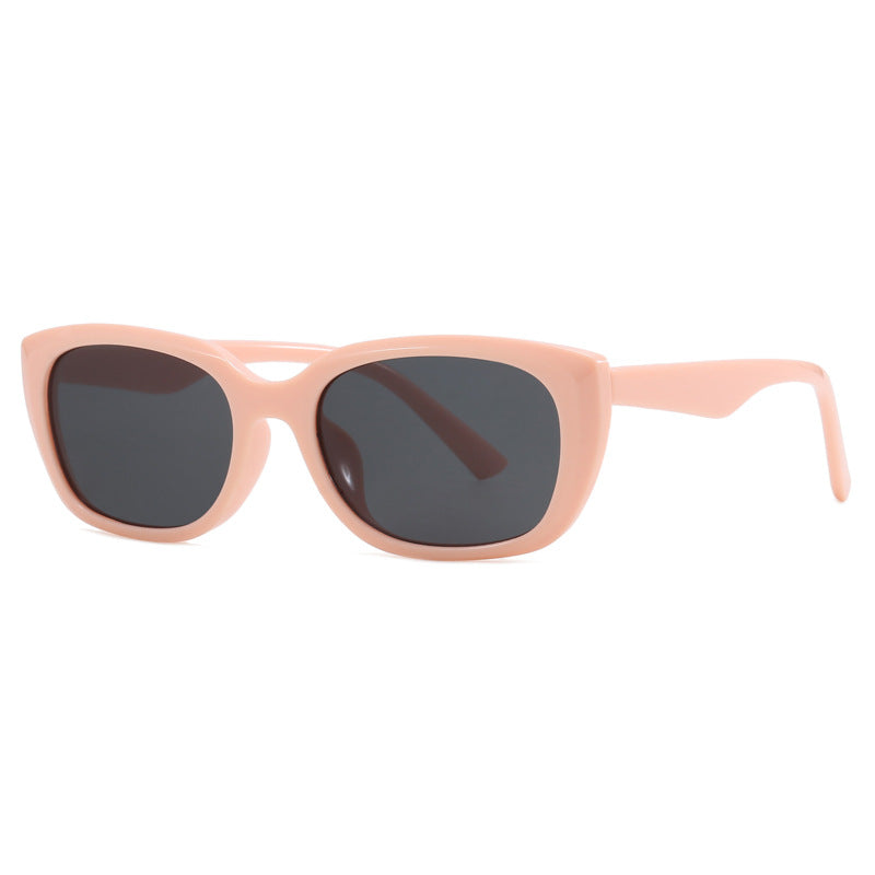 Dame trendy cat-eye solbriller i minimalistisk design Luvikno