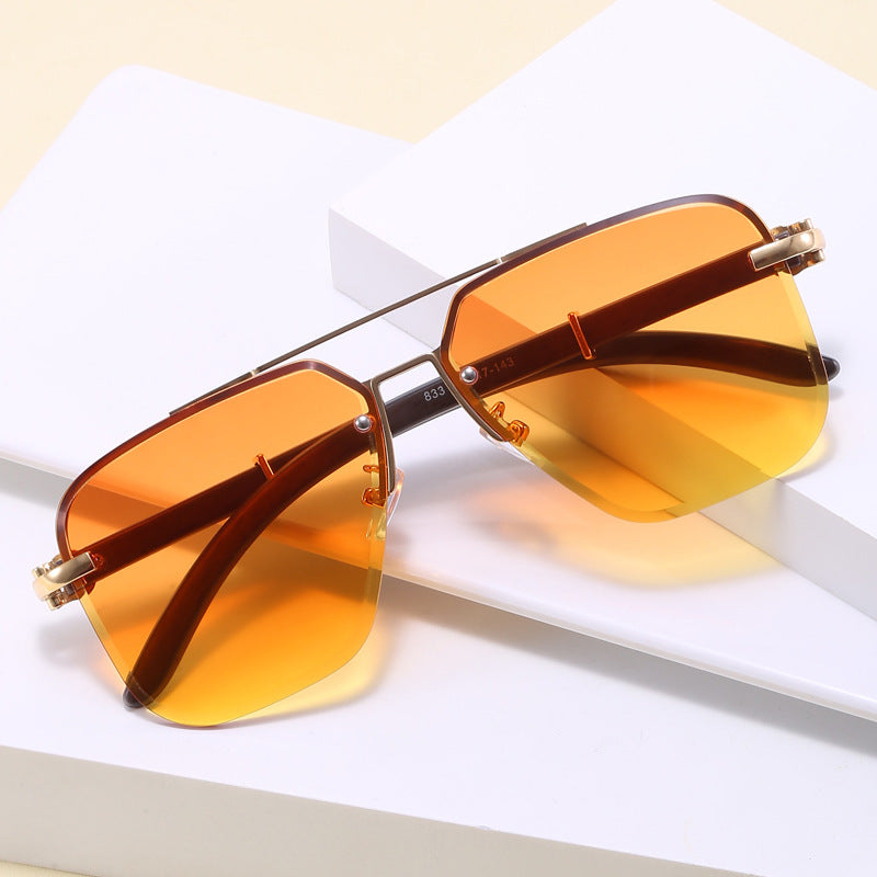 Dame Stilig Solbrille i elegant metallramme Luvikno