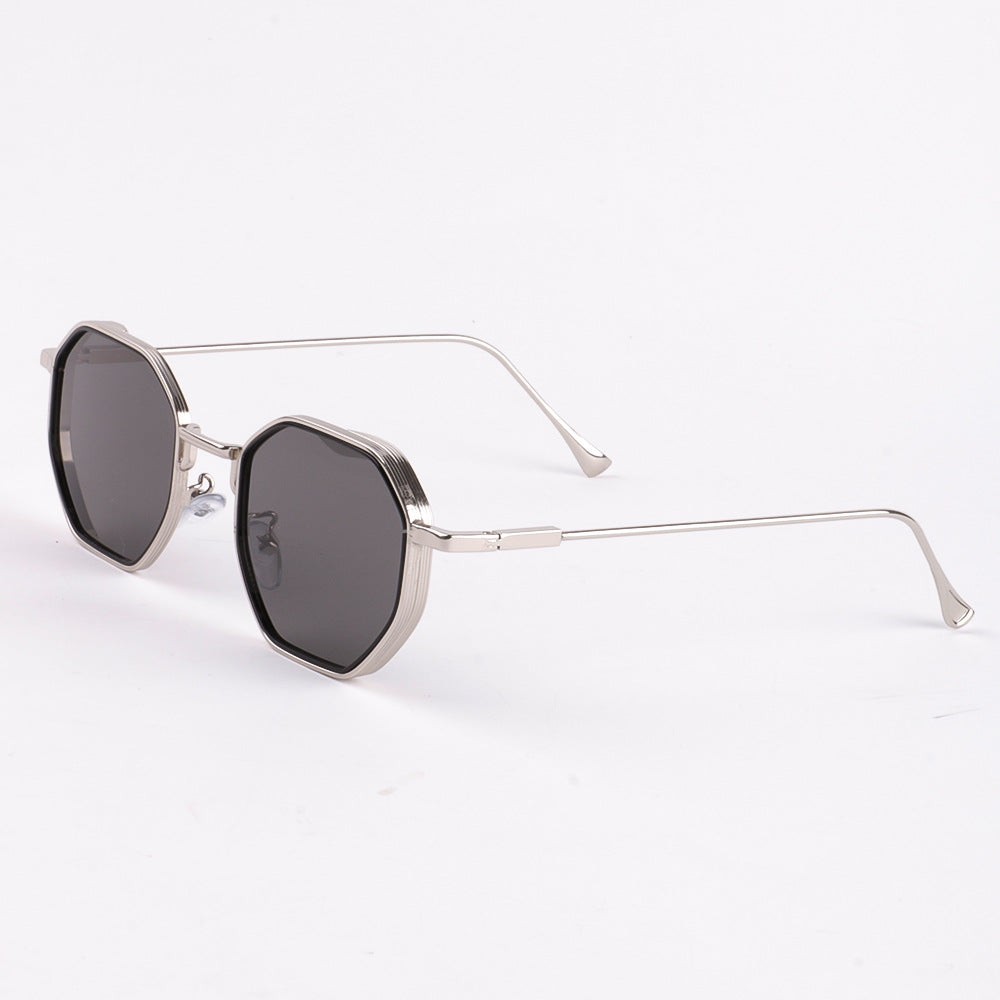 Dame solbrille i moderne, åttekantede design med UV-beskyttelse Luvikno