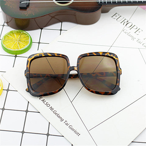 Dame Geometrisk Solbrille i moderne design Luvikno