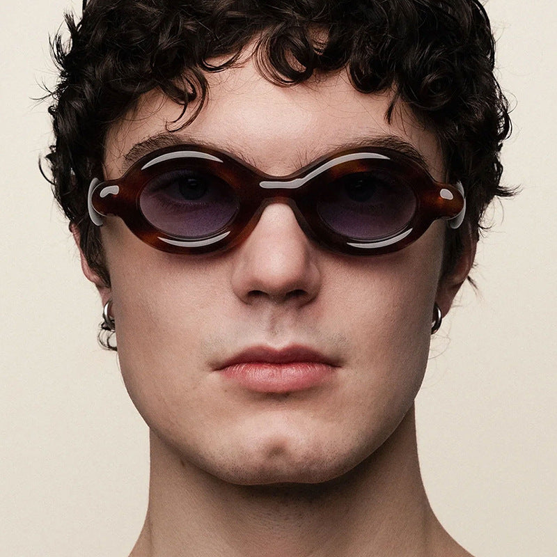 Dame solbrille i trendy retro-design med ovale glass Luvikno