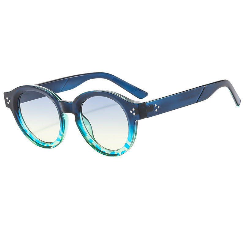 Dame moteriktig solbrille med klar og strukturert ramme Luvikno