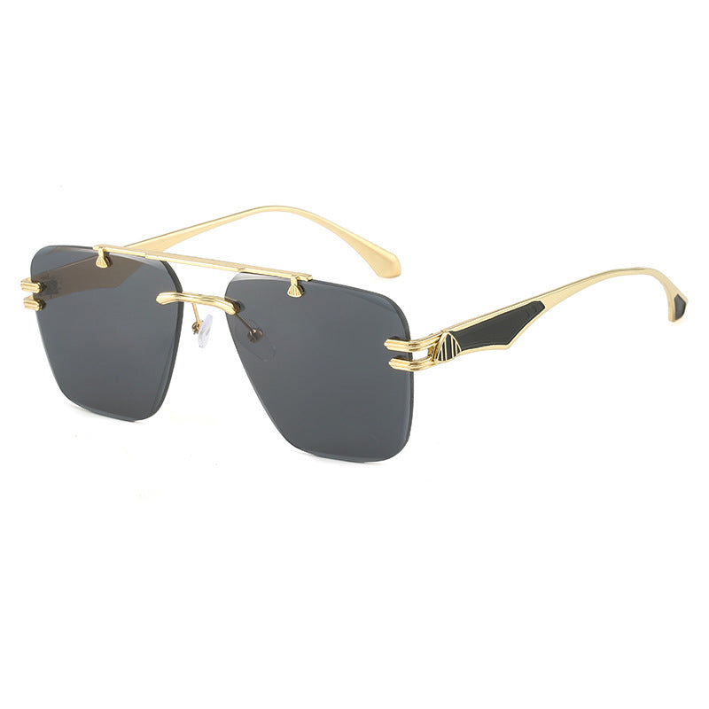Dame Designer-solbrille i ekstravagant ramme Luvikno