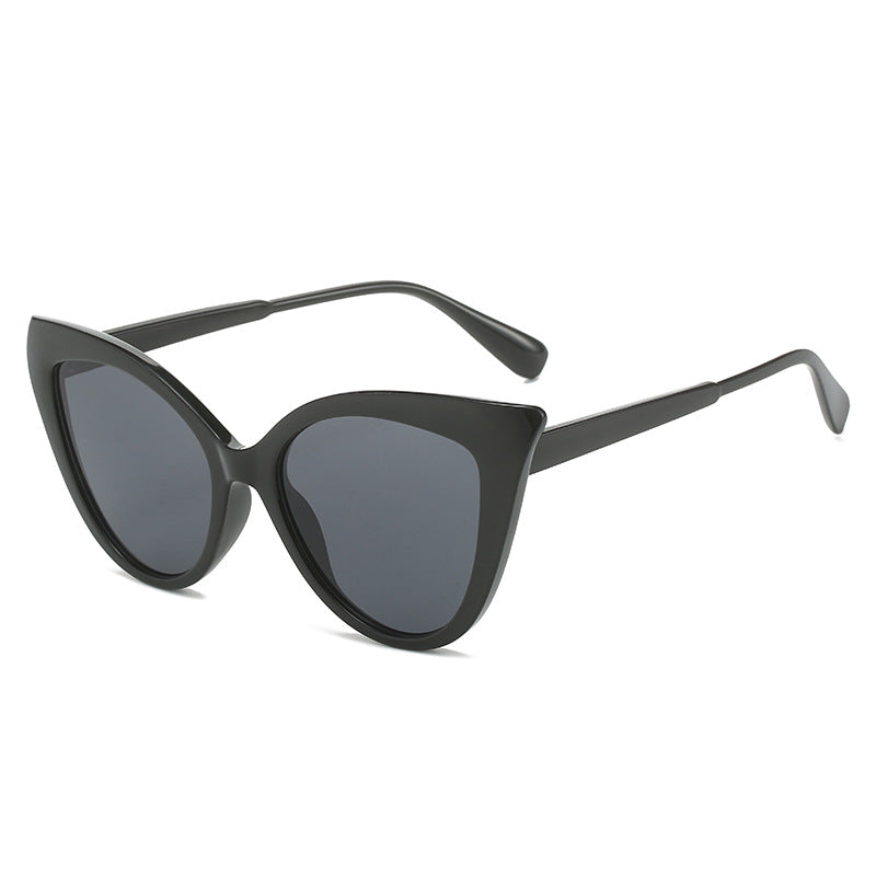 Dame cat-eye solbriller med stilfull ramme og UV-beskyttelse Luvikno