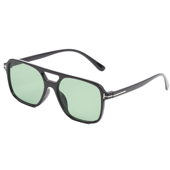 Dame moteriktig solbrille i trendy skilpadde-design Luvikno