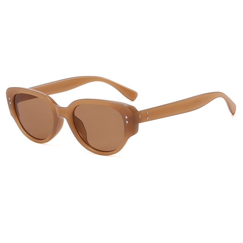 Dame moteriktig solbrille med markant design Luvikno