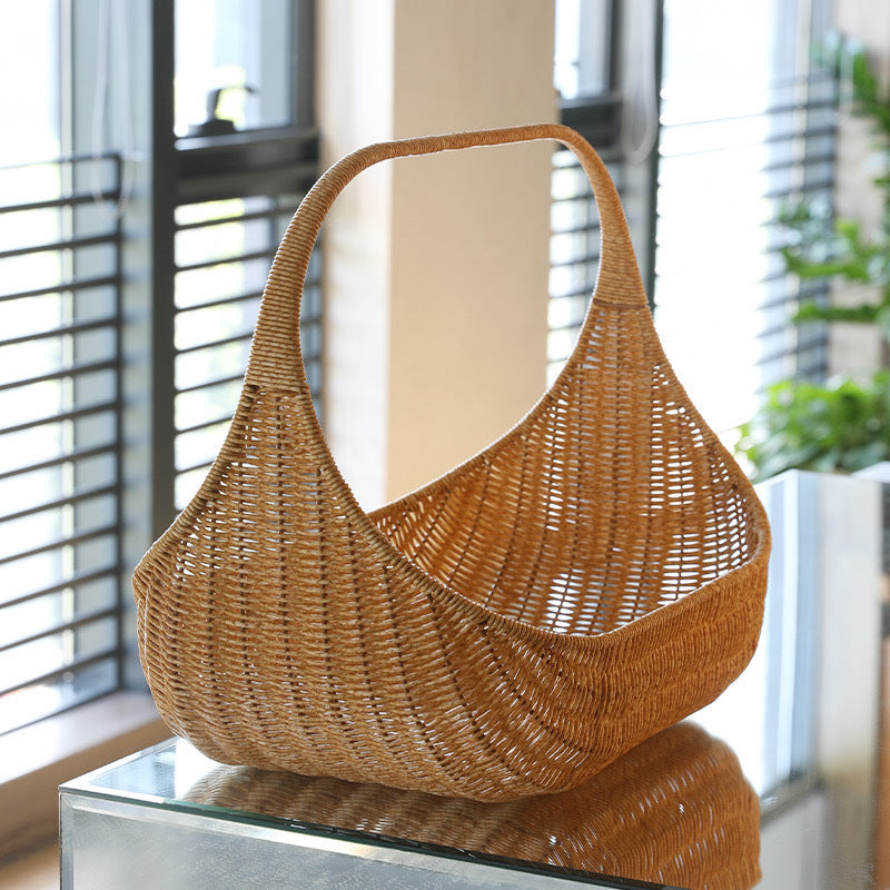 Dame Håndlaget Rattan Kurv med elegant kontur Luvikno