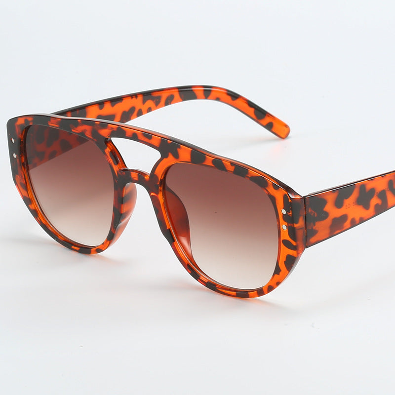 Dame Fashion solbriller i stilfullt leopardmønster Luvikno