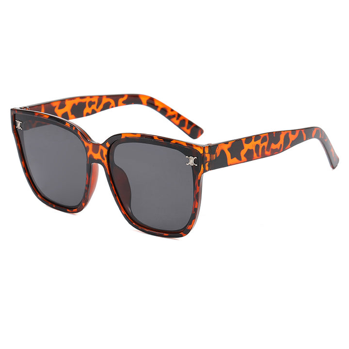 Dame moteriktig oversized solbrille med rhombiske glass Luvikno