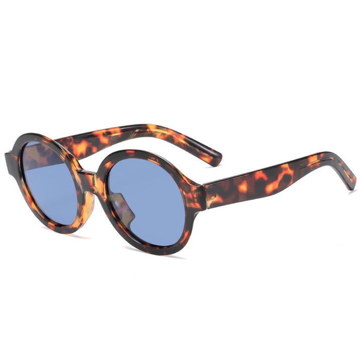 Dame moteriktig solbrille i stilfullt rundt design Luvikno