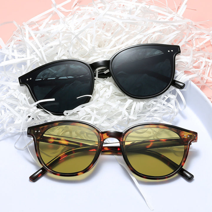 Dame rund solbrille med stilfull design og UV-beskyttelse Luvikno