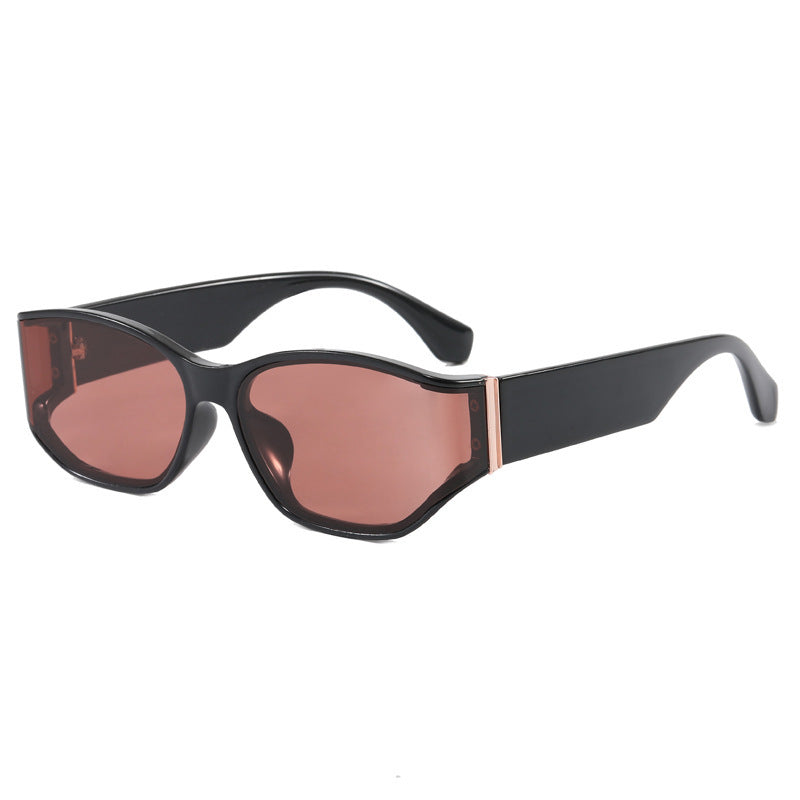 Dame moteriktig solbrille med iøynefallende design Luvikno