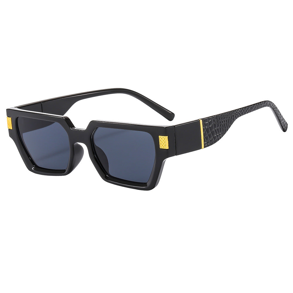 Dame Modish solbrille i markant design med Honeyglass og strukturert ramme Luvikno