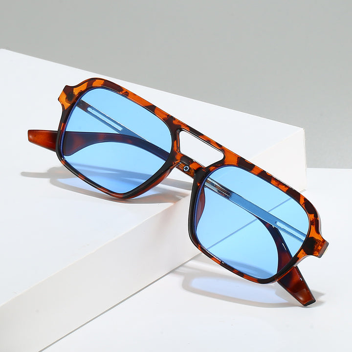 Dame Motetisk Solbrille i moderne design med polariserte glass Luvikno