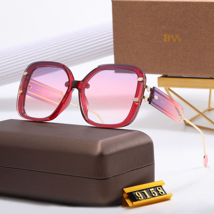 Dame designer-solbrille med ekstravagant ramme Luvikno
