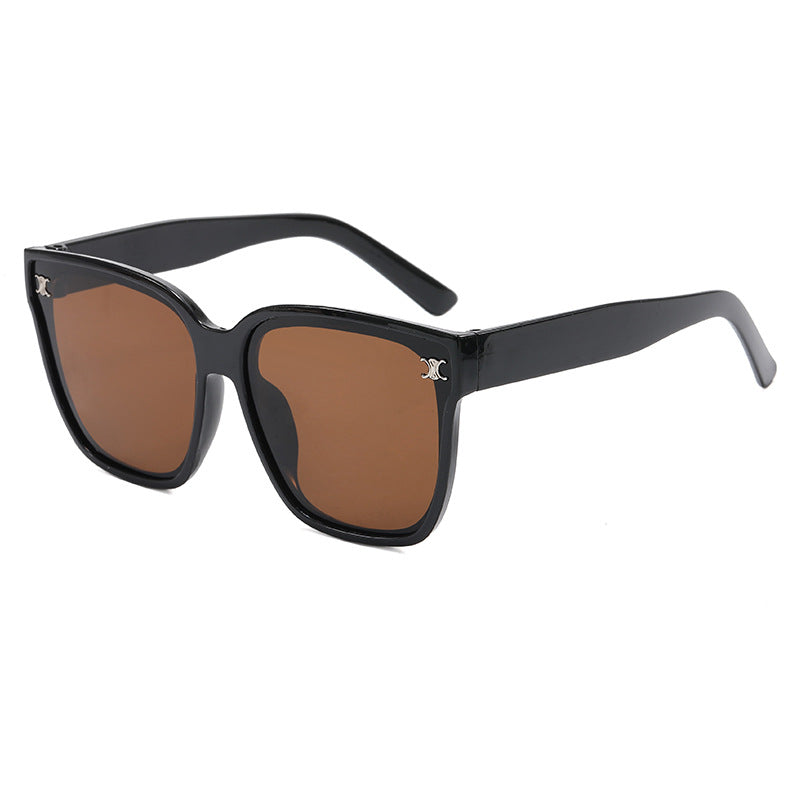 Dame moteriktig oversized solbrille med rhombiske glass Luvikno