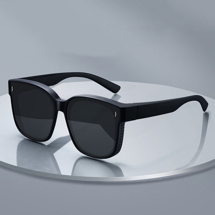 Dame moterisk solbrille i moderne rammedesign Luvikno