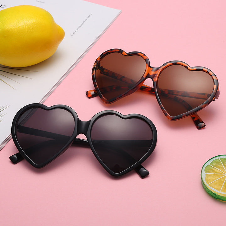 Dame hjerteformet solbrille med stilige rammer Luvikno
