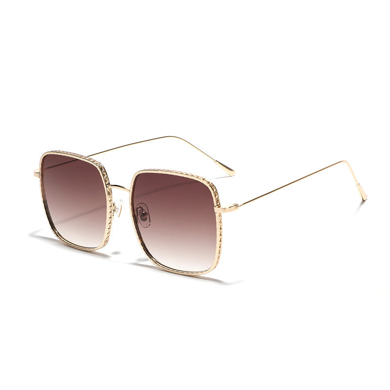 Damer oversized solbriller med elegante detaljer Luvikno