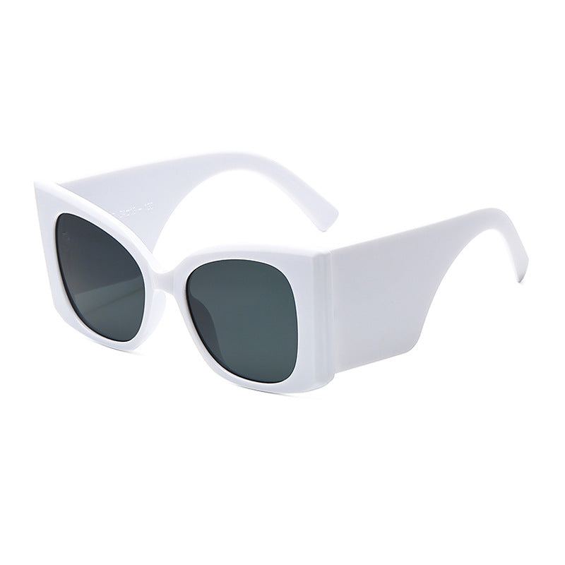 Dame moteriktig oversized solbrille med glamorøst design Luvikno