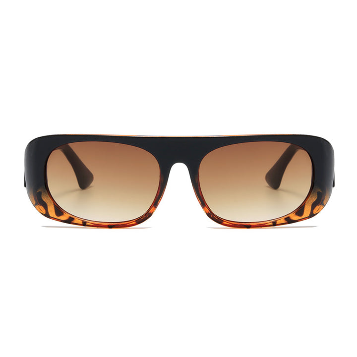 Dame moteriktig solbrille i elegant skjolddesign Luvikno