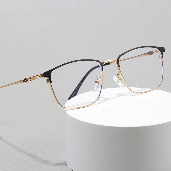 Dame moteriktig kvadratisk brille med elegant metallramme Luvikno