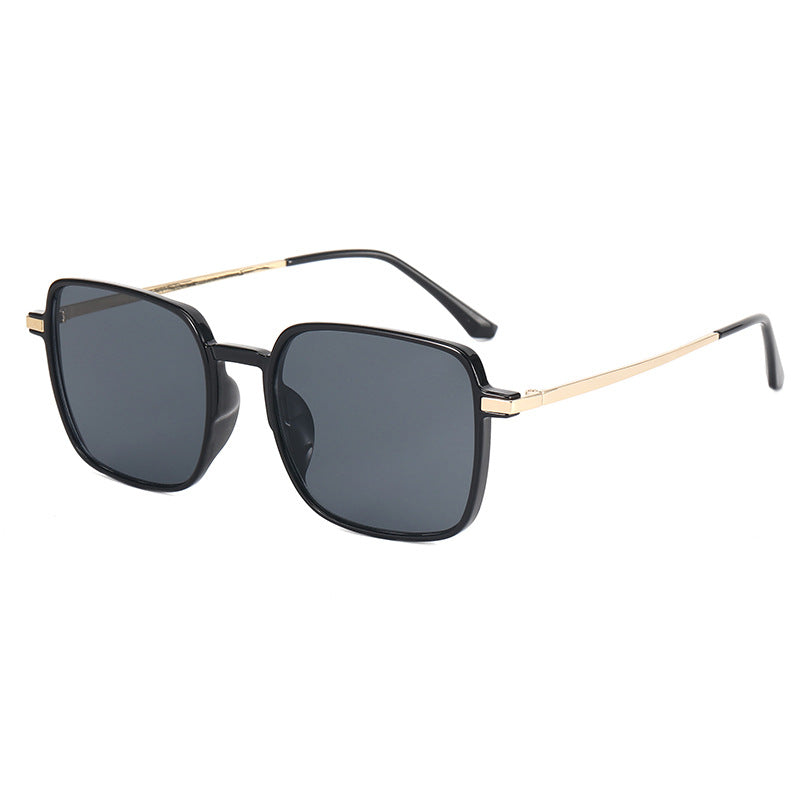 Dame moteriktig oversized solbrille med eksklusive metall-detaler Luvikno