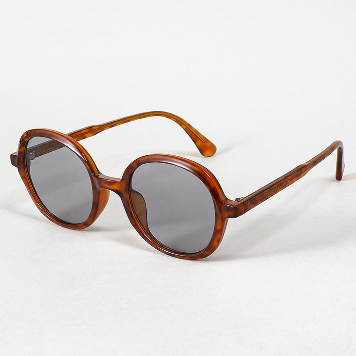 Dame moteriktig solbrille med robust og stilige rammer Luvikno