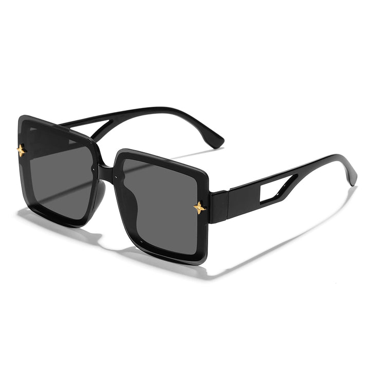 Dame moteriktig kvadratisk solbrille med elegant ramme Luvikno